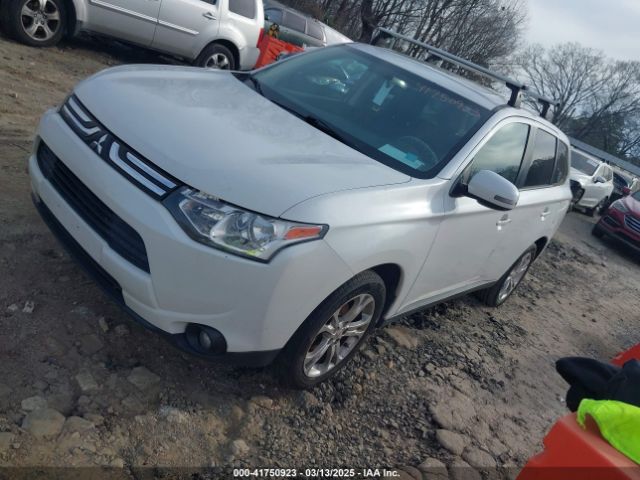 JA4AZ3A3XEZ012593 Mitsubishi Outlander Se