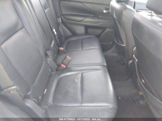 JA4AZ3A3XEZ012593 Mitsubishi Outlander Se