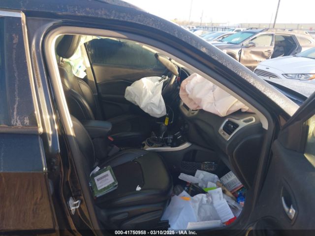 3C4NJCBB8LT133924 Jeep Compass Latitude Fwd
