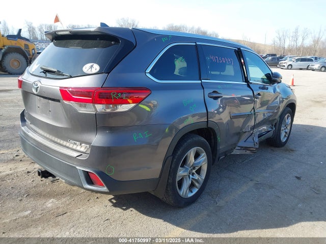 Toyota Highlander Limited 2018 5TDDZRFH2JS806753 Image 4