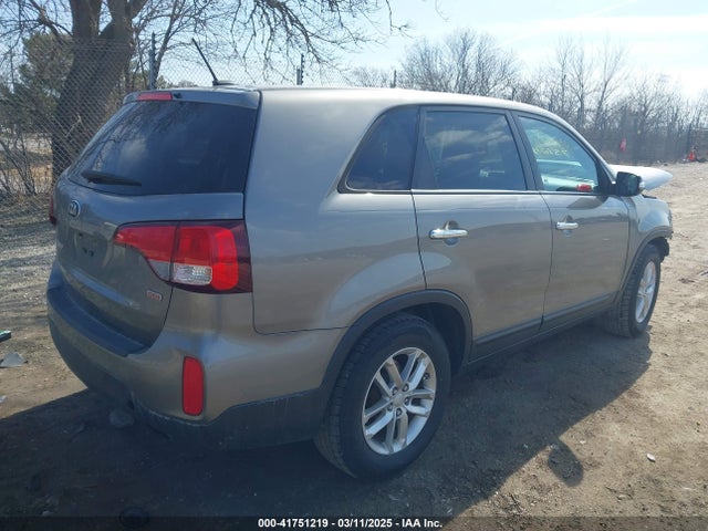 5XYKT3A66FG618625 KIA SORENTO LX