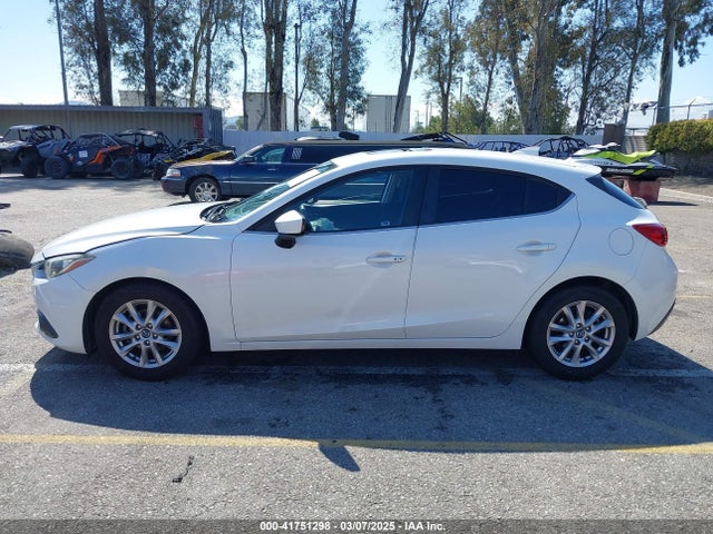 Mazda Mazda3 I Touring 2016 JM1BM1M76G1346083 Image 14