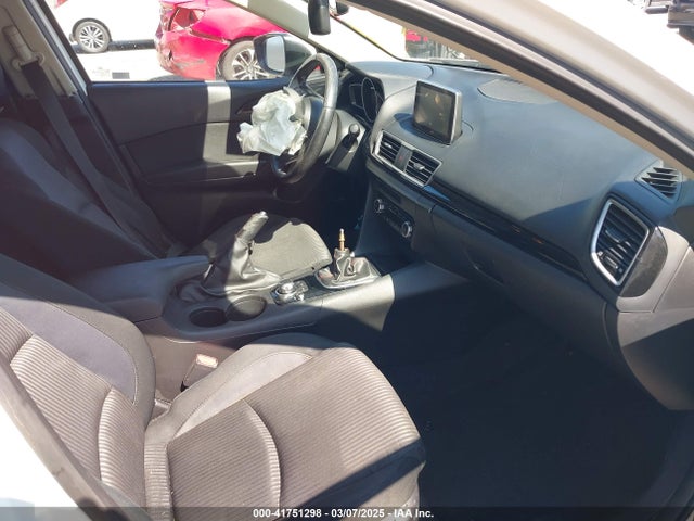Mazda Mazda3 I Touring 2016 JM1BM1M76G1346083 Image 5