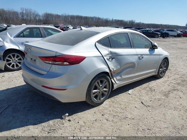 5NPD84LF1JH272062 Hyundai ELANTRA SEL