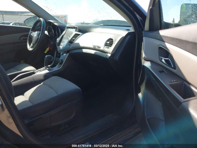 1G1PA5SH0F7226995 Chevrolet Cruze Ls Auto
