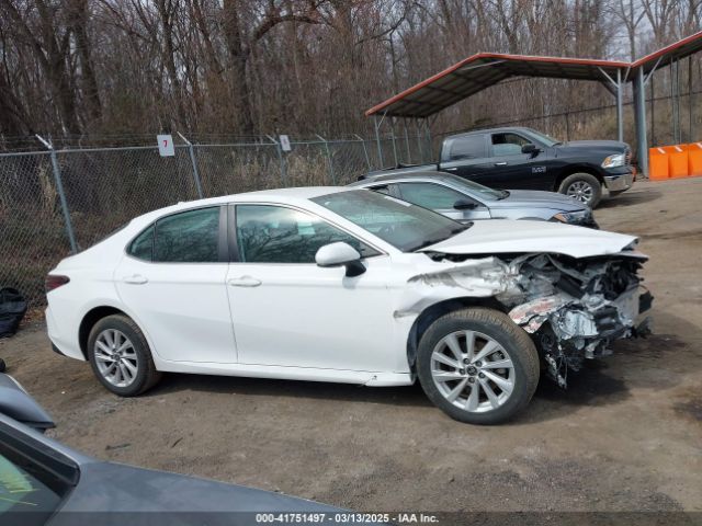 4T1C11BK6NU055059 Toyota Camry Le Awd
