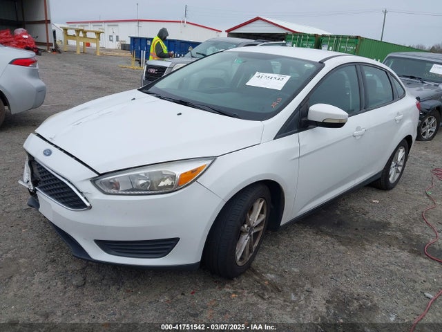 Ford FOCUS SE 2016 1FADP3F22GL401636 Image 2