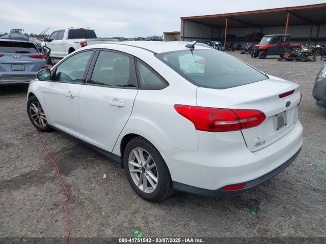 Ford FOCUS SE 2016 1FADP3F22GL401636 Image 3