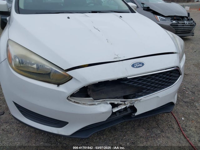 Ford FOCUS SE 2016 1FADP3F22GL401636 Image 6