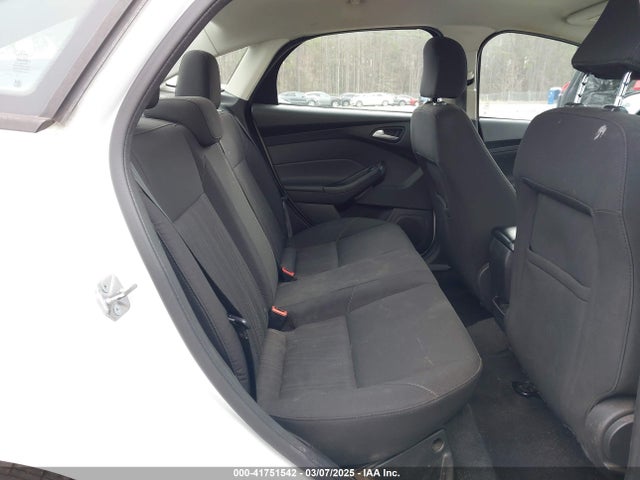 Ford FOCUS SE 2016 1FADP3F22GL401636 Image 8