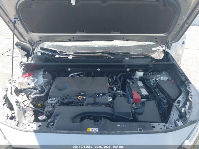 2T3H1RFVXRC300842 Toyota RAV4 LE