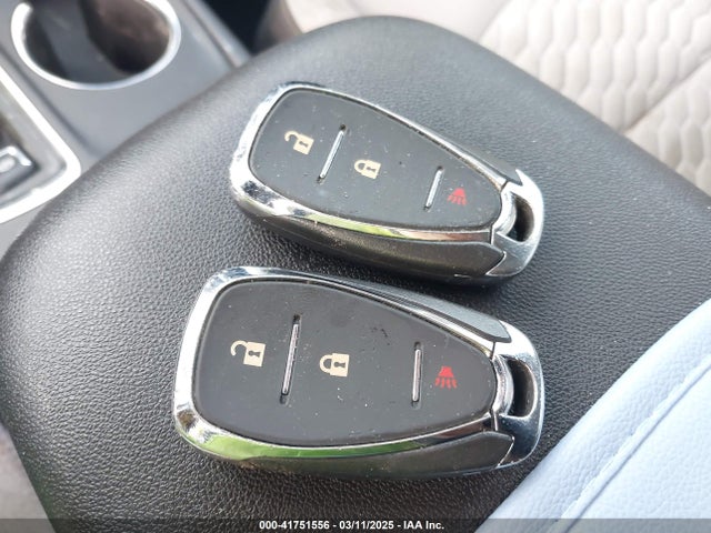 3GNAXHEV6KL166023 Chevrolet EQUINOX LS
