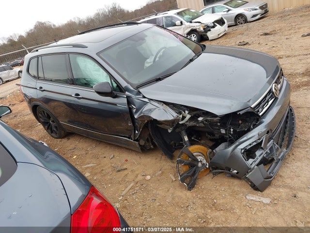 3VV3B7AX7LM163193 Volkswagen Tiguan 2.0t Se/2.0t Se R-line Black/2.0t Sel