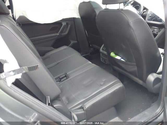 3VV3B7AX7LM163193 Volkswagen Tiguan 2.0t Se/2.0t Se R-line Black/2.0t Sel