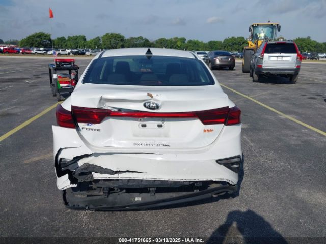 3KPF24AD2ME347503 KIA Forte Lxs