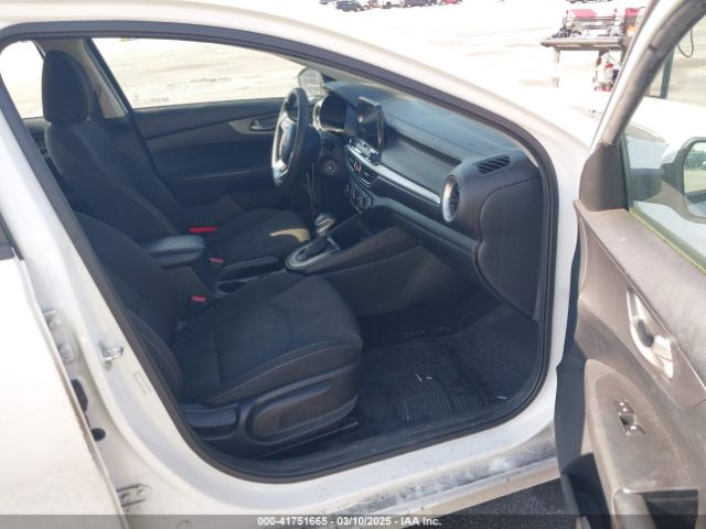 3KPF24AD2ME347503 KIA Forte Lxs