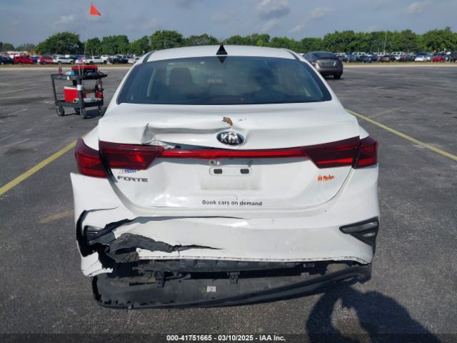 3KPF24AD2ME347503 KIA Forte Lxs