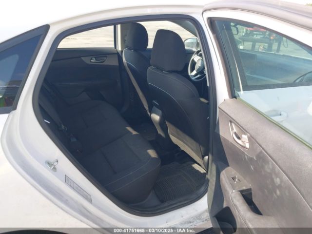 3KPF24AD2ME347503 KIA Forte Lxs