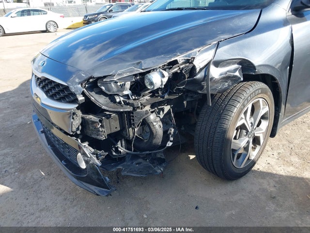 3KPF24AD6ME315184 KIA Forte Lxs