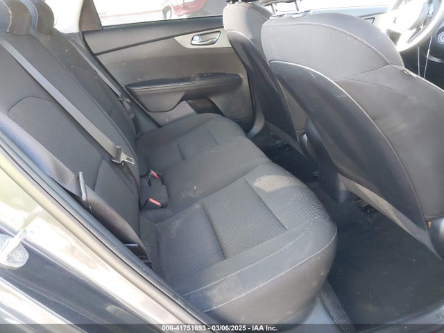 3KPF24AD6ME315184 KIA Forte Lxs