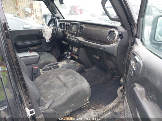 1C4HJXDN8JW197366 Jeep Wrangler Unlimited Sport S 4x4