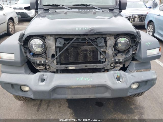 1C4HJXDN8JW197366 Jeep Wrangler Unlimited Sport S 4x4