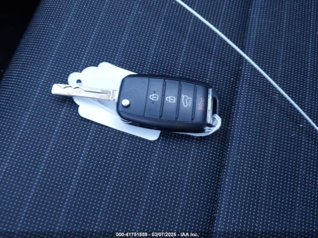 KNDPMCAC2J7447693 KIA Sportage Lx