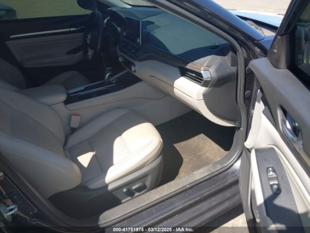 1N4BL4FV2KC113644 Nissan Altima 2.5 Platinum