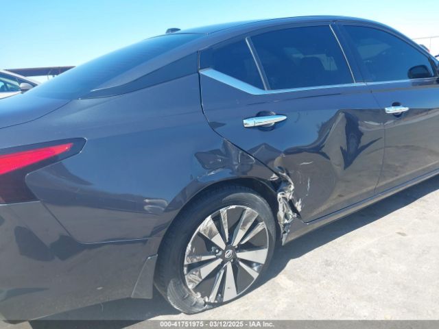 1N4BL4FV2KC113644 Nissan Altima 2.5 Platinum