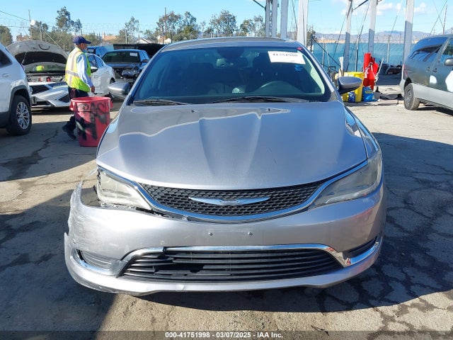 1C3CCCAB1FN542603 Chrysler 2015