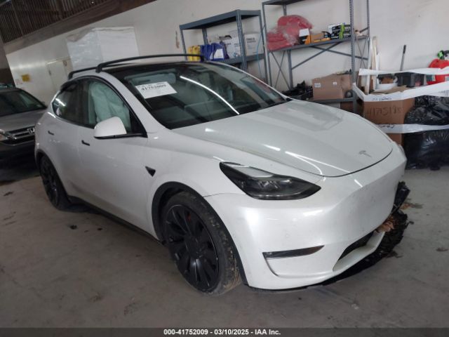 2021 TESLA MODEL Y 5YJYGDEF6MF252183 Photo 0