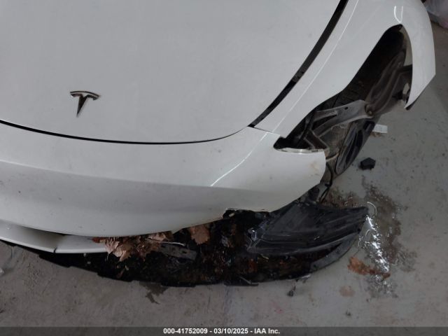 2021 TESLA MODEL Y 5YJYGDEF6MF252183 Photo 5