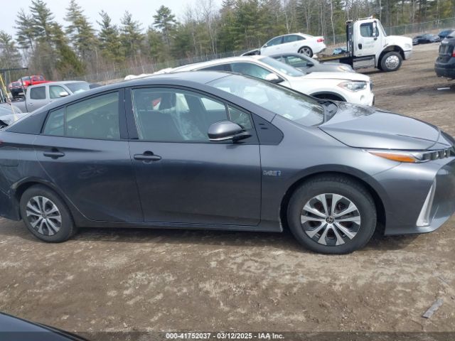 JTDKARFP2L3136261 Toyota Prius Prime Le