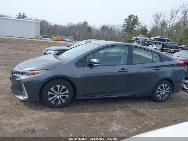 JTDKARFP2L3136261 Toyota Prius Prime Le