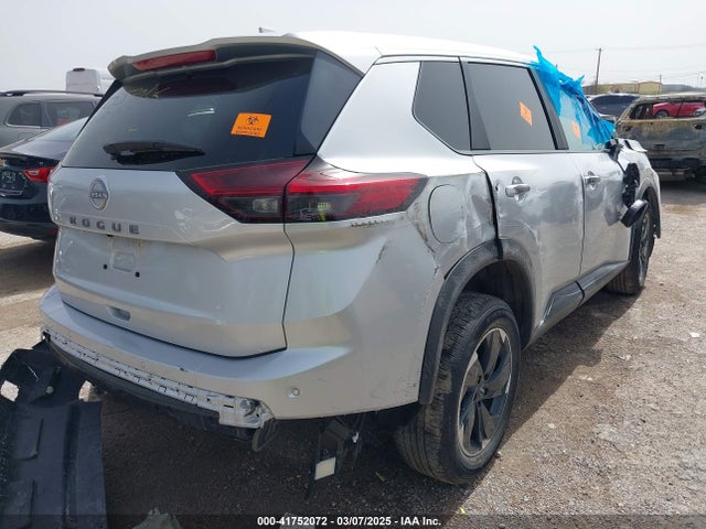 5N1BT3BA3SC789295 Nissan Rogue Sv Fwd