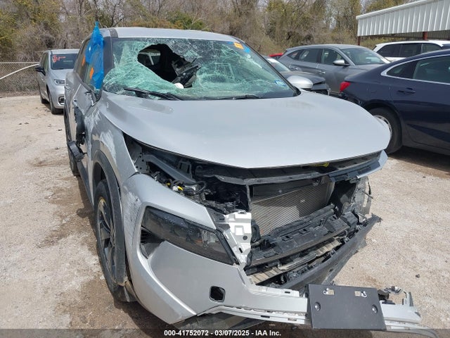 5N1BT3BA3SC789295 Nissan Rogue Sv Fwd