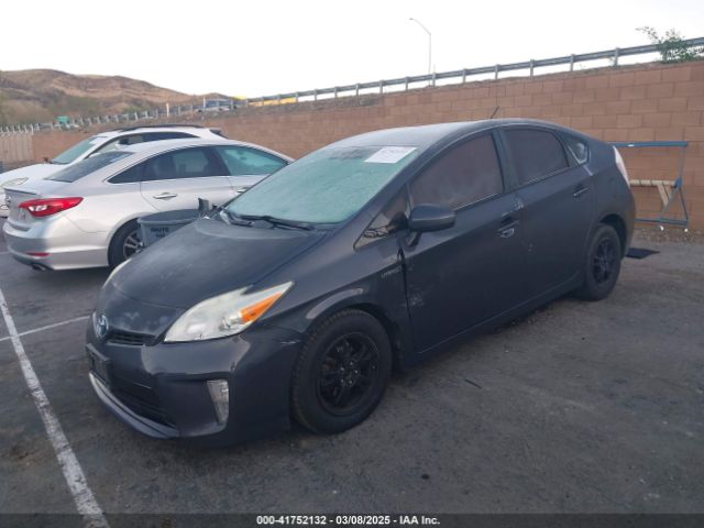 JTDKN3DU8F0462050 Toyota Prius Two