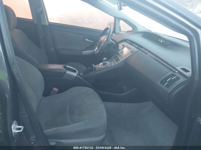 JTDKN3DU8F0462050 Toyota Prius Two