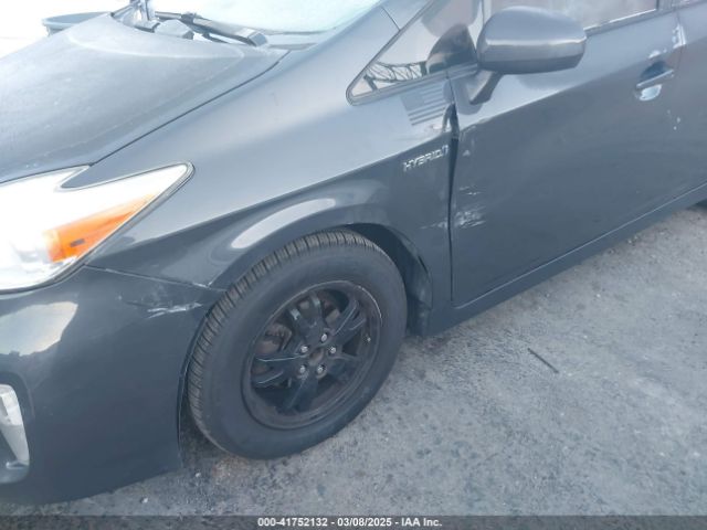 JTDKN3DU8F0462050 Toyota Prius Two