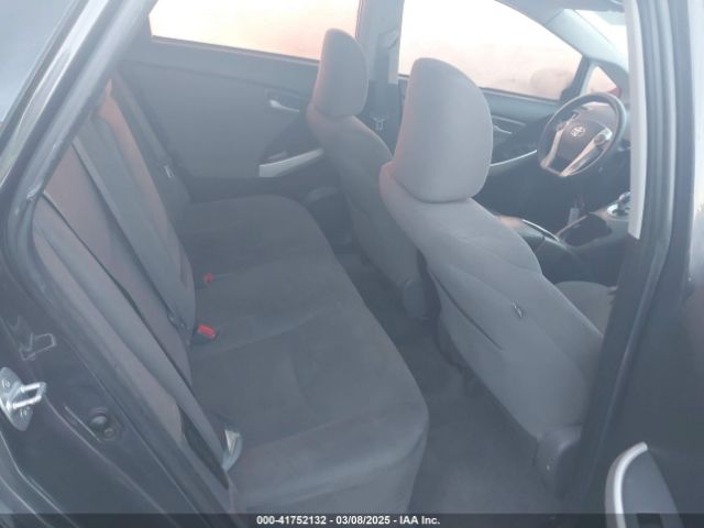 JTDKN3DU8F0462050 Toyota Prius Two