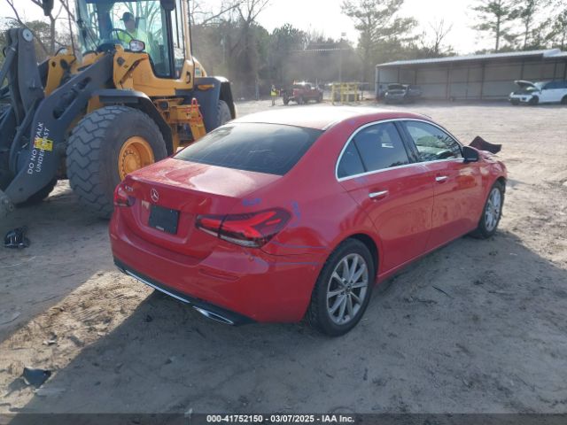W1K3G4EBXLW045013 Mercedes-Benz A 220