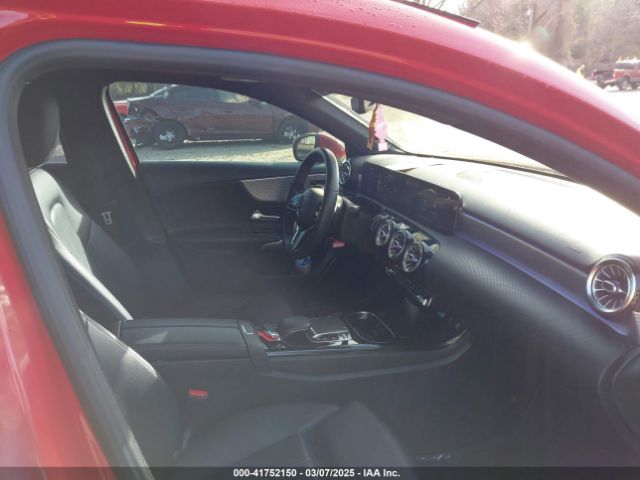 W1K3G4EBXLW045013 Mercedes-Benz A 220