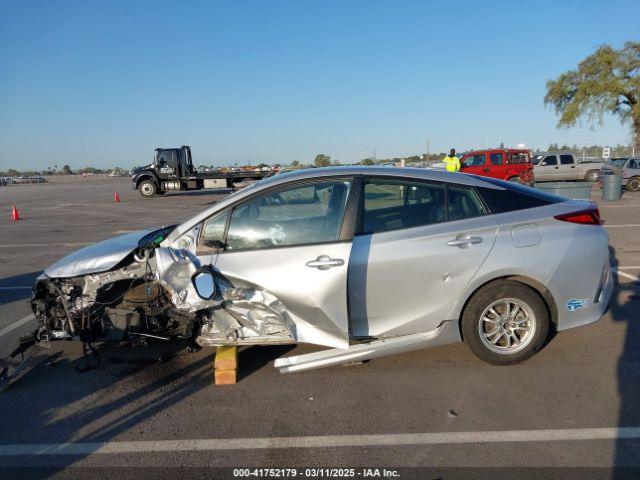 JTDKAMFP1M3196066 Toyota Prius Prime Xle