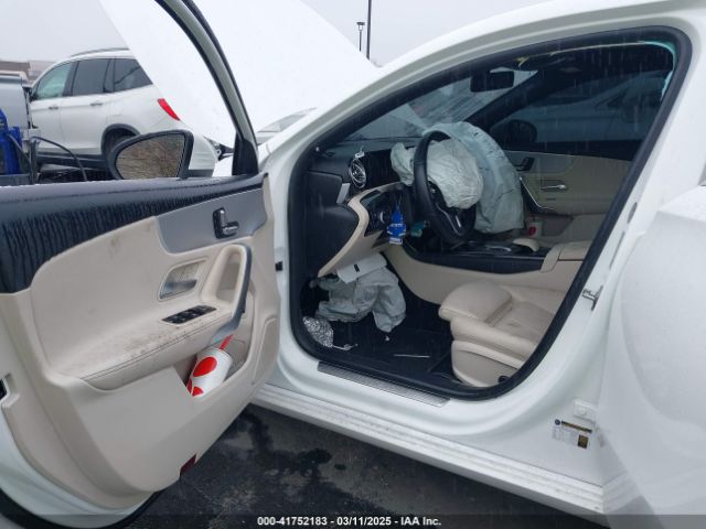 W1K3G4EB6MJ320200 Mercedes-Benz A 220