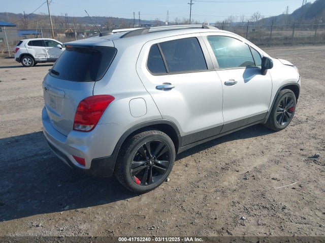 3GNCJLSB7JL211878 Chevrolet Trax Lt