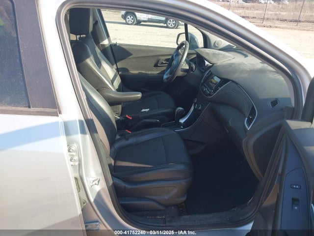 3GNCJLSB7JL211878 Chevrolet Trax Lt