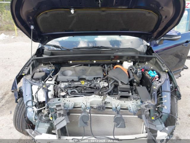 JTEAAAAH4PJ141777 Toyota VENZA LE