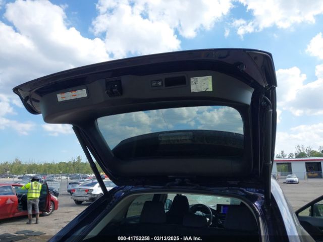 JTEAAAAH4PJ141777 Toyota VENZA LE