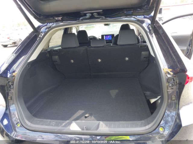 JTEAAAAH4PJ141777 Toyota VENZA LE
