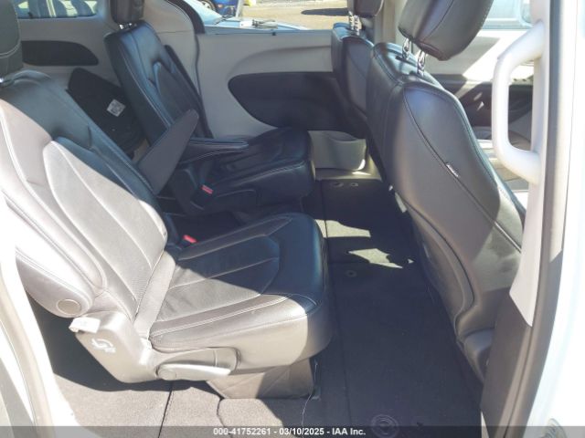 2C4RC1BG7NR178063 Chrysler Pacifica Touring L